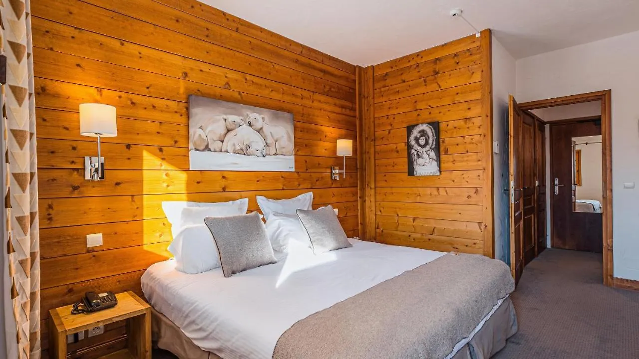Hotel Carlina By Les Etincelles La Plagne 4*,