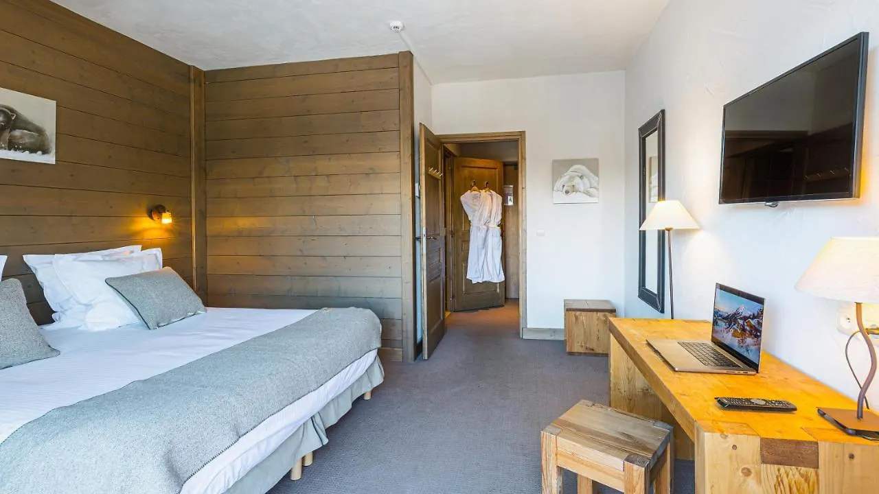 Hotel Carlina By Les Etincelles La Plagne